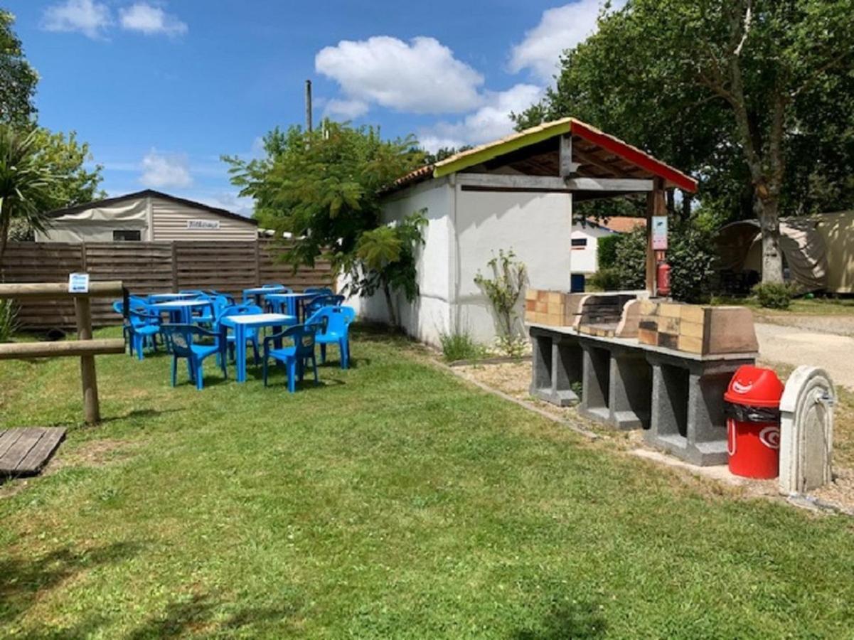 Camping La Chesnays Hotel Vendays-Montalivet Exterior foto
